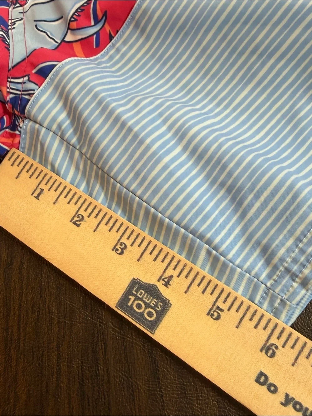 Vineyard Vines Boys Coral & Light Blue Fish-Print Swim Trunks Sz L